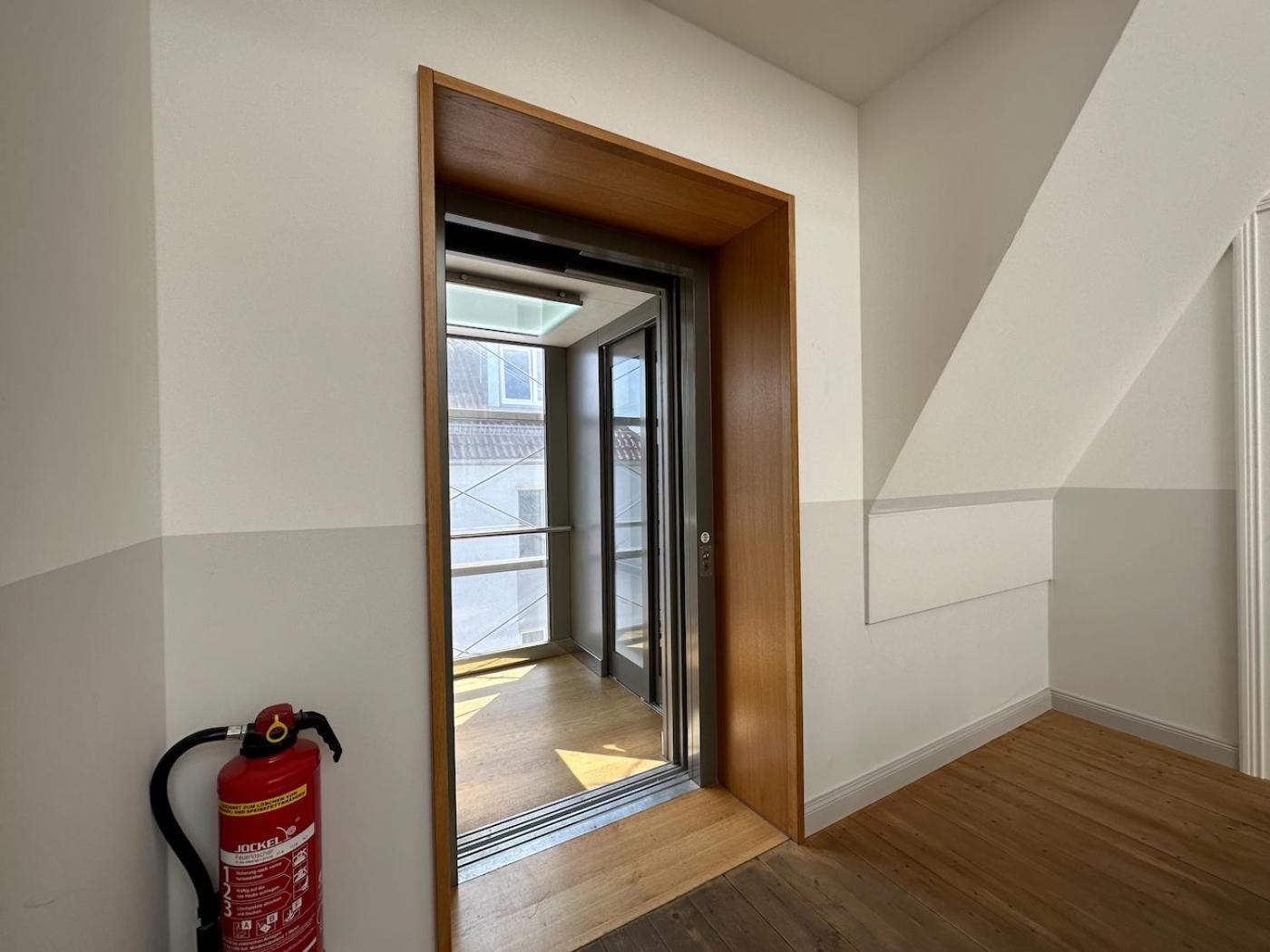 شقة Truly - Viel Platz Fuer Business & Familie - Modern, Garage, Fahrstuhl اوغسبورغ المظهر الخارجي الصورة