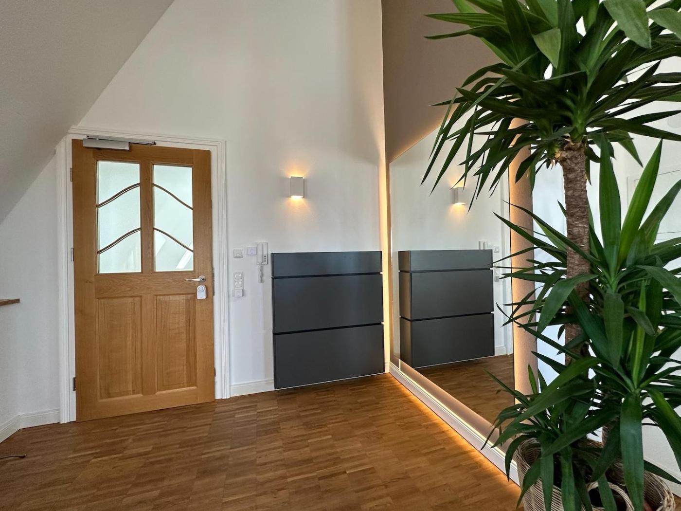 شقة Truly - Viel Platz Fuer Business & Familie - Modern, Garage, Fahrstuhl اوغسبورغ المظهر الخارجي الصورة