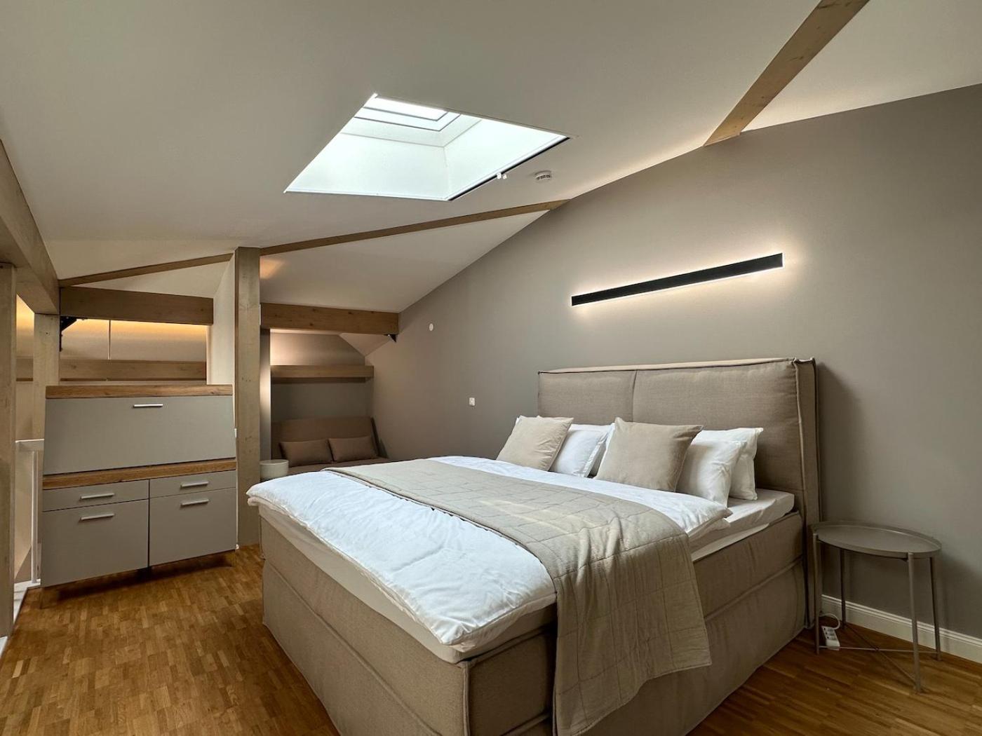 شقة Truly - Viel Platz Fuer Business & Familie - Modern, Garage, Fahrstuhl اوغسبورغ المظهر الخارجي الصورة